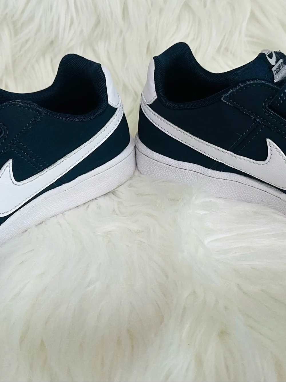 Nike Kids Court Royale Velcro Sneakers in Navy Blue